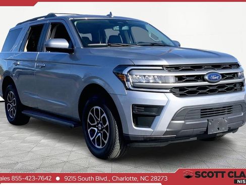 Used 2024 Ford Expedition XLT image 1