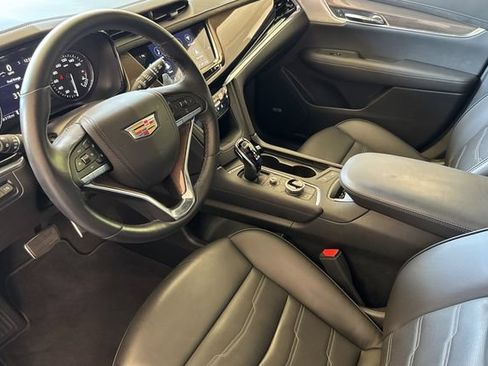 Certified 2025 Cadillac XT6 Sport w/ Platinum Package AWD/4WD image 10