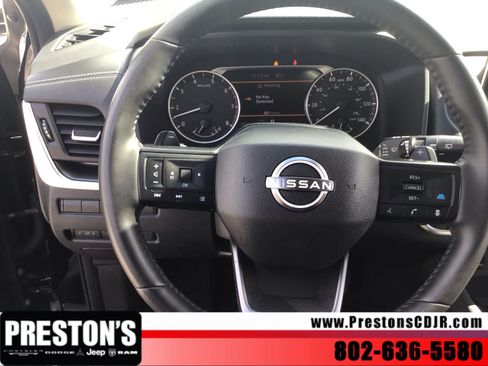 Used 2025 Nissan Rogue SV AWD/4WD image 11
