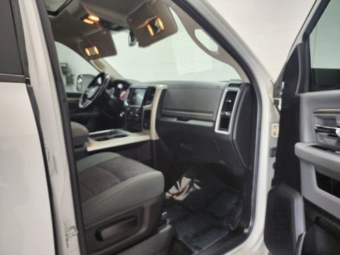 Used 2017 RAM 2500 Big Horn w/ Sport Appearance Group AWD/4WD image 32