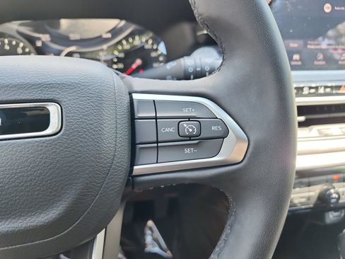 Used 2024 Jeep Compass Latitude AWD/4WD image 26