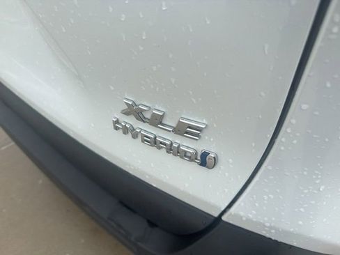 Used 2023 Toyota RAV4 XLE Premium AWD/4WD image 4