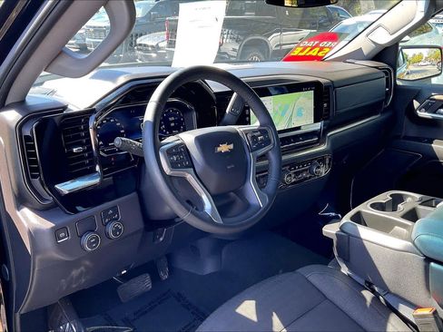 Certified 2025 Chevrolet Silverado 1500 LT image 14