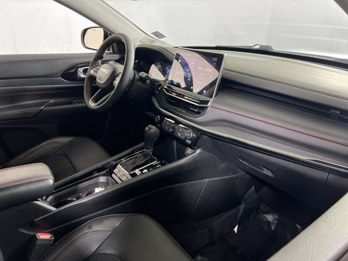 Used 2022 Jeep Compass Trailhawk AWD/4WD image 25