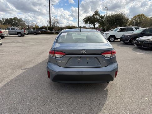 Used 2025 Toyota Corolla LE image 4