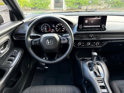 Used 2025 Honda HR-V Sport image 27