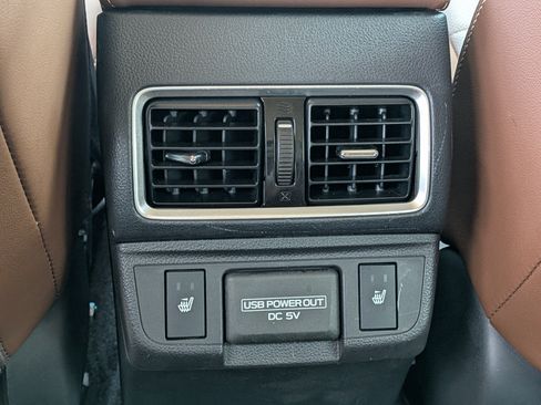 Used 2018 Subaru Outback 2.5i Touring AWD/4WD image 15