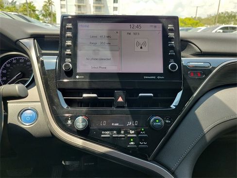 Used 2021 Toyota Camry XLE image 19