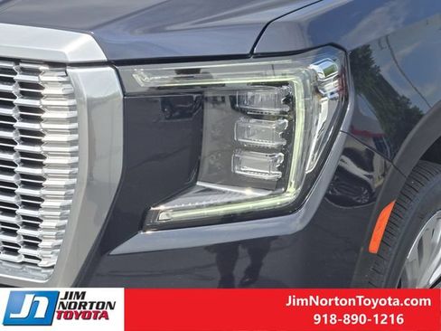 Used 2024 GMC Yukon Denali w/ Advanced Technology Package AWD/4WD image 11