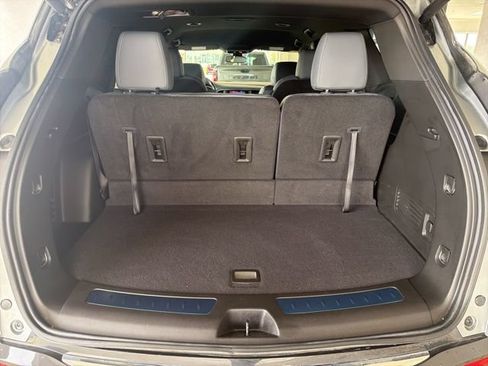 Used 2023 Buick Enclave Essence FWD image 6