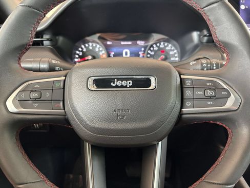 Used 2025 Jeep Compass Trailhawk AWD/4WD image 26