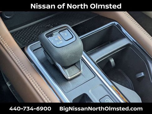 Certified 2024 Nissan Pathfinder Platinum w/ Black Appearance Package AWD/4WD image 22