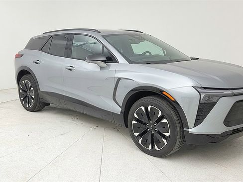 New 2025 Chevrolet Blazer EV RS image 8