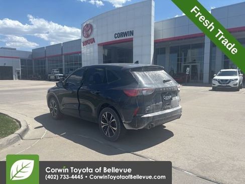 Used 2022 Ford Escape SE w/ SE Sport Appearance Package AWD/4WD image 6