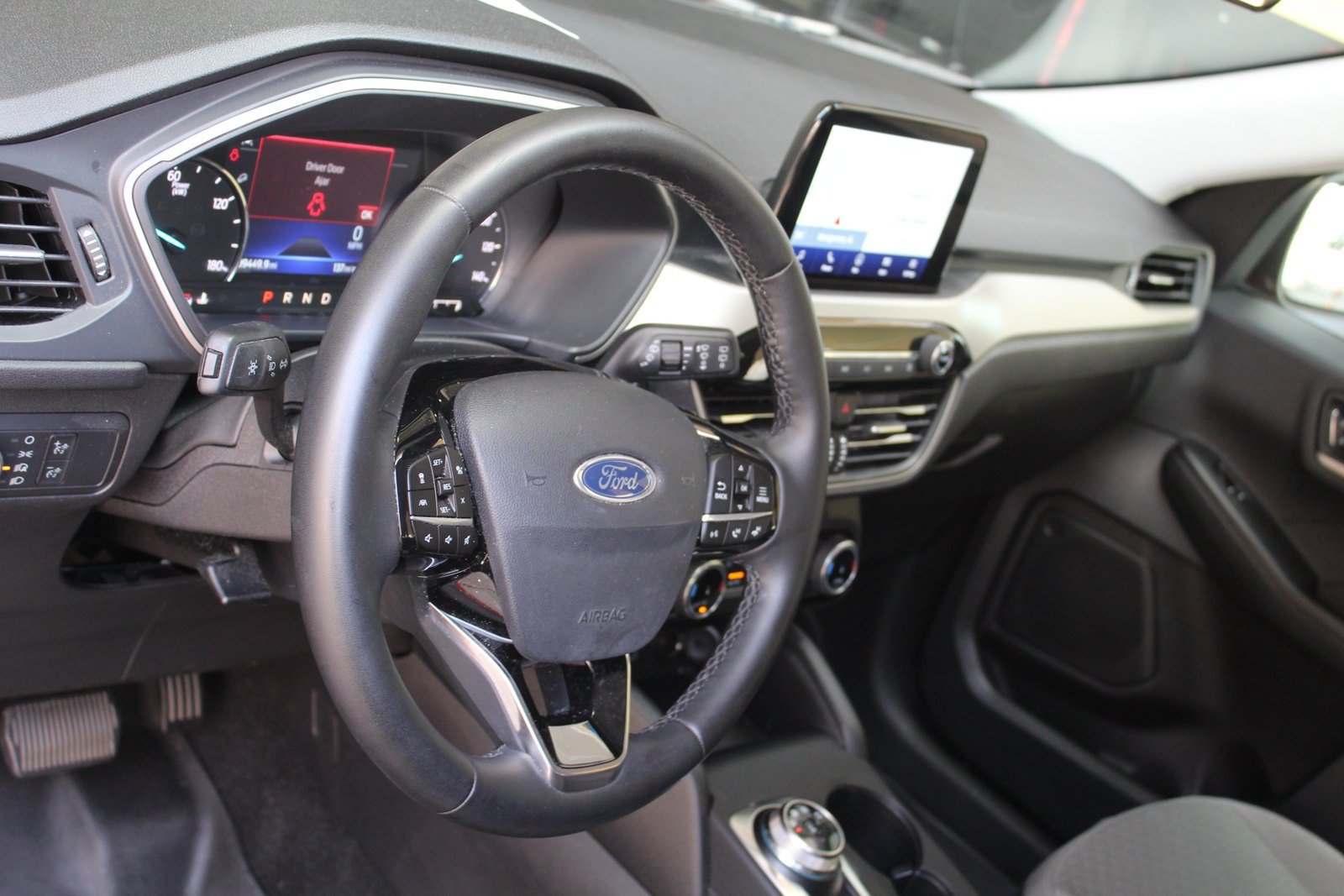 Used 2022 Ford Escape SE w/ SE Sport Appearance Package FWD image 15