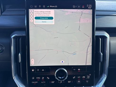 Used 2025 GMC Acadia Elevation image 17