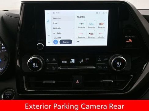 Used 2023 Toyota Highlander LE image 14