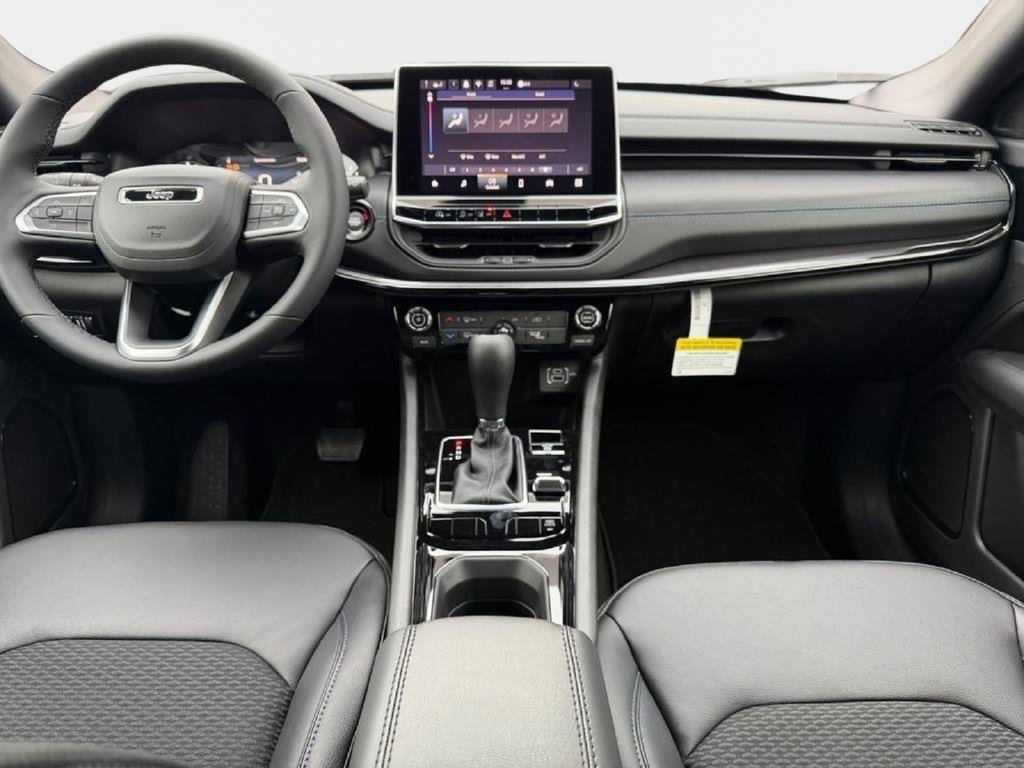 New 2026 Jeep Compass Latitude AWD/4WD image 10