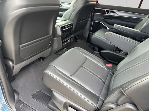New 2026 Jeep Grand Wagoneer L Limited AWD/4WD image 22