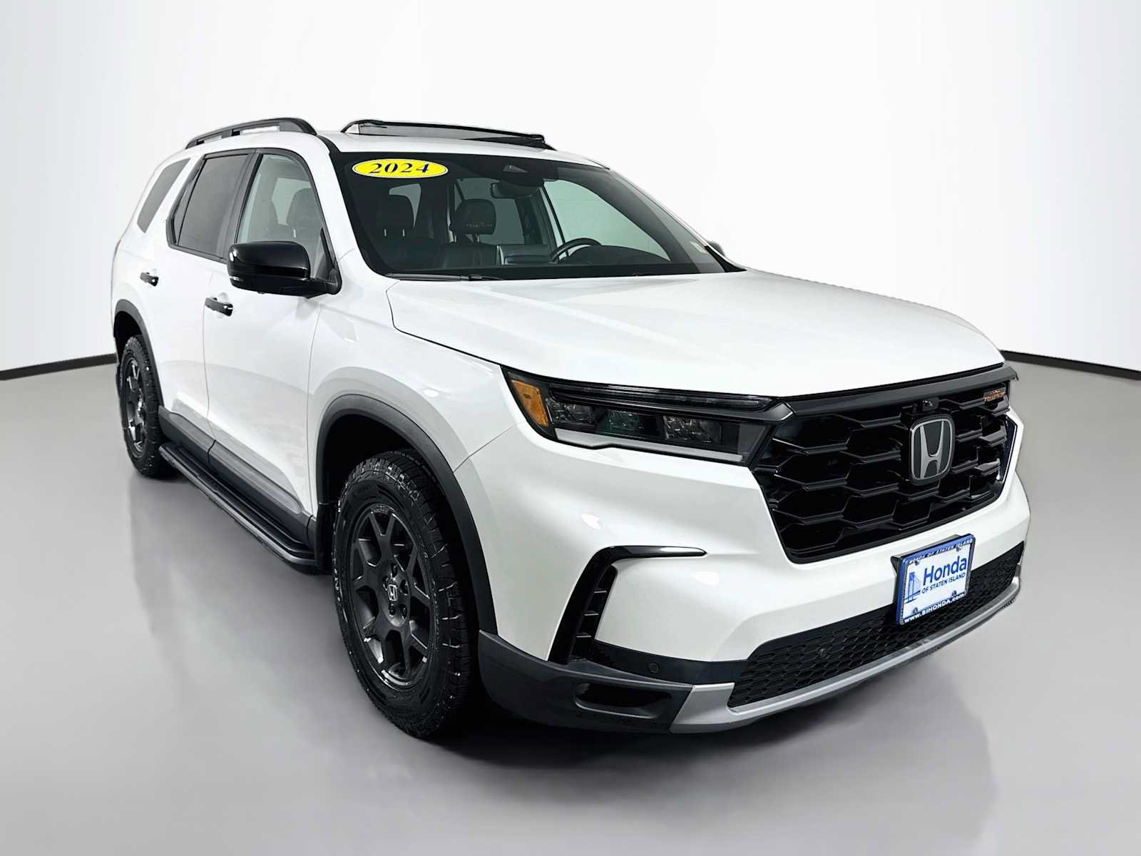 Certified 2024 Honda Pilot TrailSport image 1