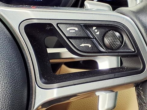 Used 2020 Porsche Macan image 20