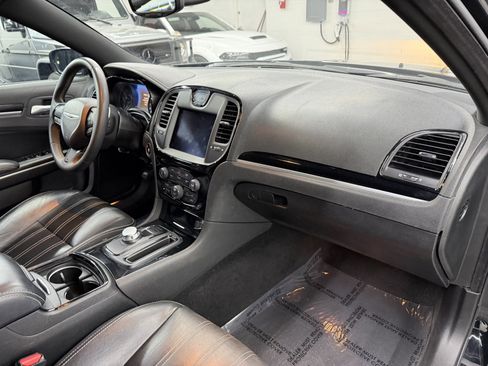 Used 2023 Chrysler 300 S image 18