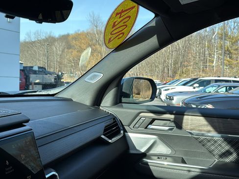 Certified 2024 GMC Acadia Denali w/ Super Cruise Package image 24