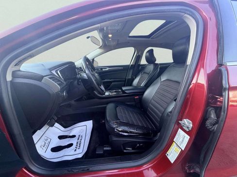 Used 2017 Ford Fusion SE w/ Equipment Group 201A image 14