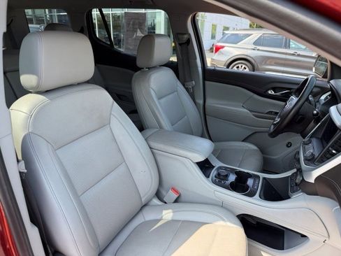 Used 2023 GMC Acadia SLT image 24