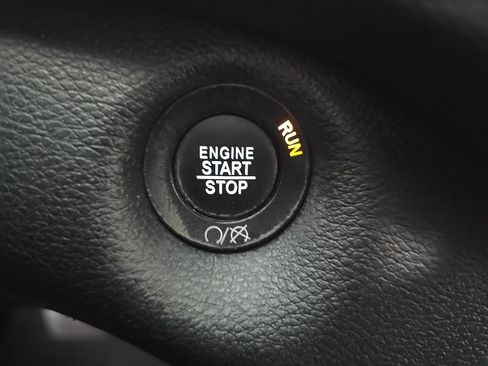 Used 2019 Jeep Cherokee Limited AWD/4WD image 21