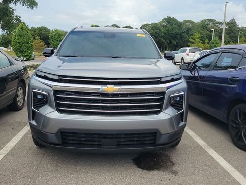 Used 2026 Chevrolet Traverse LT FWD image 5