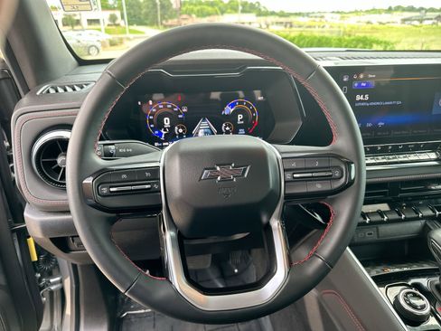 Used 2024 Chevrolet Colorado Z71 w/ Z71 Convenience Package 2 image 14