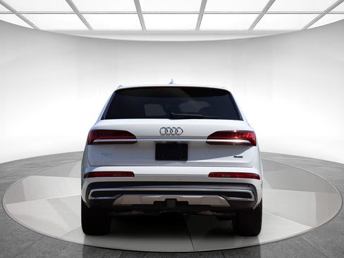Used 2023 Audi Q7 2.0T Premium w/ Convenience Package AWD/4WD image 7