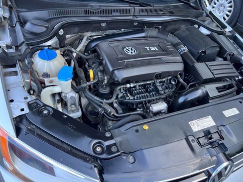 Used 2015 Volkswagen Jetta SE image 9