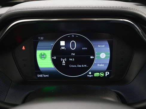 Used 2022 Chevrolet Bolt EUV Premier w/ Sun & Sound Package FWD image 23