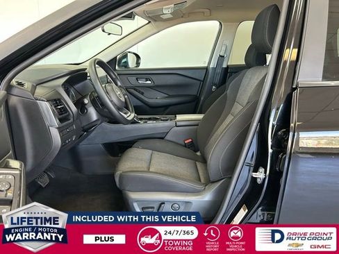 Used 2024 Nissan Rogue SV image 15