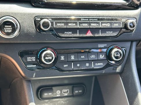 Used 2019 Kia Niro LX FWD image 31
