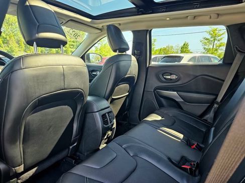 Used 2022 Jeep Cherokee Limited AWD/4WD image 22