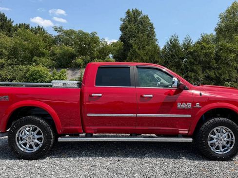 Used 2018 RAM 2500 Laramie AWD/4WD image 9