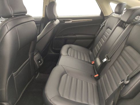 Used 2018 Ford Fusion SE w/ Fusion SE Technology Package FWD image 18