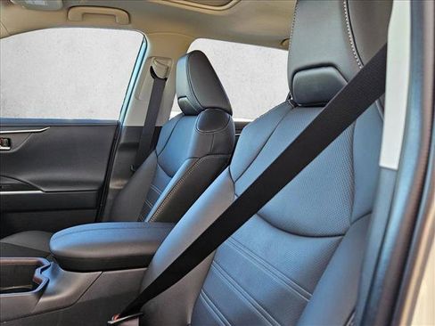 Used 2024 Toyota RAV4 Limited image 20