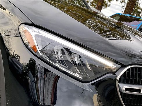 Used 2025 Mercedes-Benz GLC 350e 4MATIC image 29