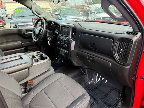Used 2019 Chevrolet Silverado 1500 Custom w/ Custom Value Package image 19
