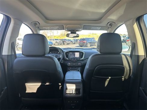 Used 2020 GMC Terrain Denali w/ Denali Premium Package image 11