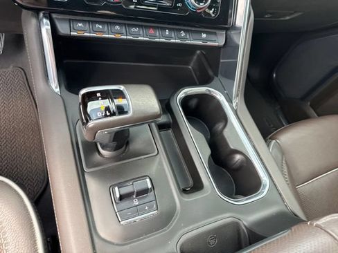 Used 2022 GMC Sierra 1500 Denali w/ Denali Reserve Package AWD/4WD image 24