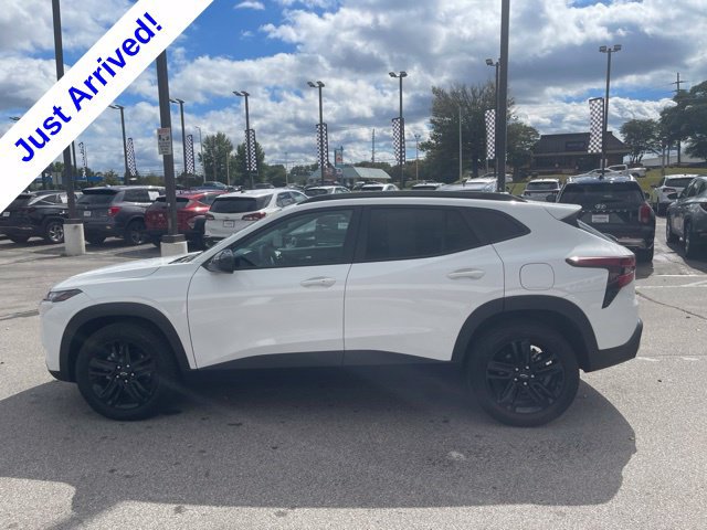 Used 2024 Chevrolet Trax ACTIV w/ Sunroof Package FWD image 8