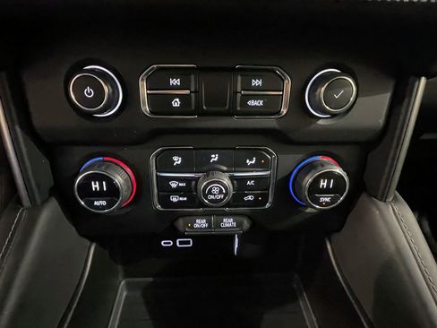 Used 2024 Chevrolet Tahoe LS AWD/4WD image 37