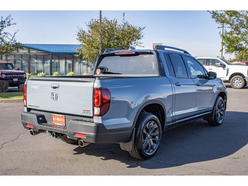 Used 2023 Honda Ridgeline Sport image 8