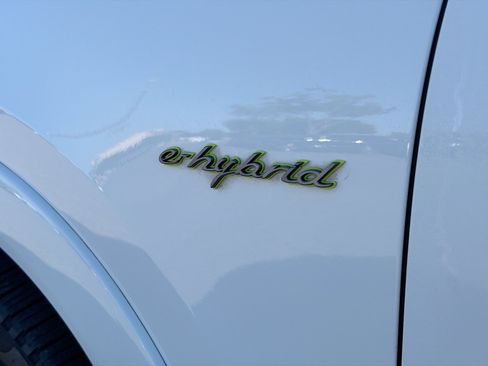 Used 2023 Porsche Cayenne Platinum Edition AWD/4WD image 46