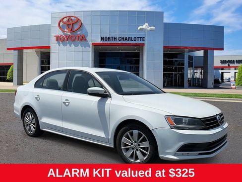 Used 2015 Volkswagen Jetta SE FWD image 1